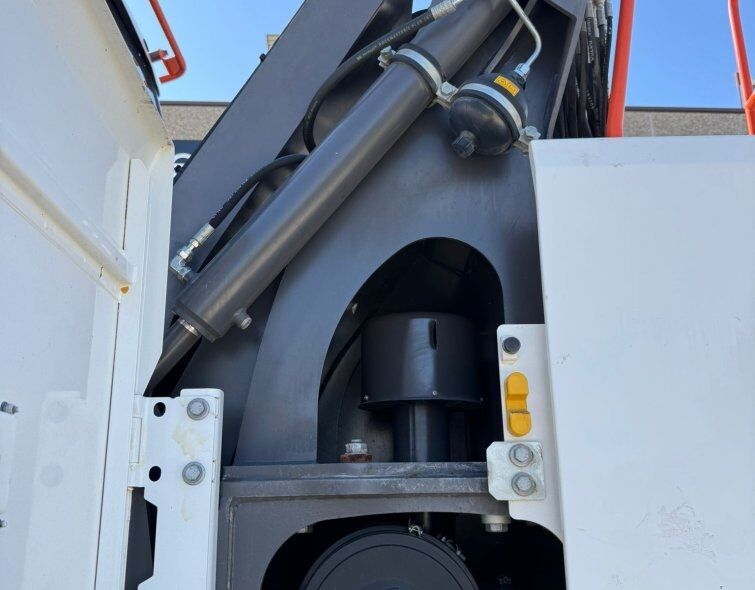 VOLVO  EW220E ***RAISING CAB***